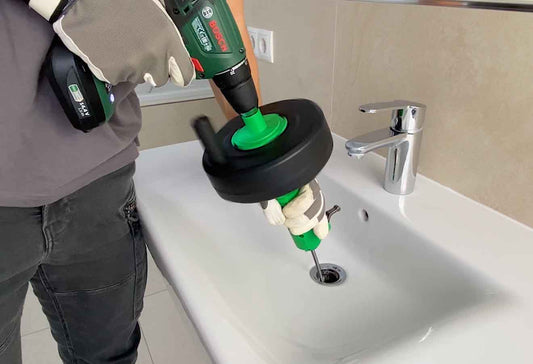 Abfluss verstopft? Siphon reinigen mit Spirale – so geht’s
